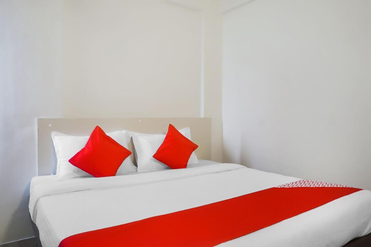 Hotel Oyo 16007 Sk Executive Yerandwane Exteriér fotografie