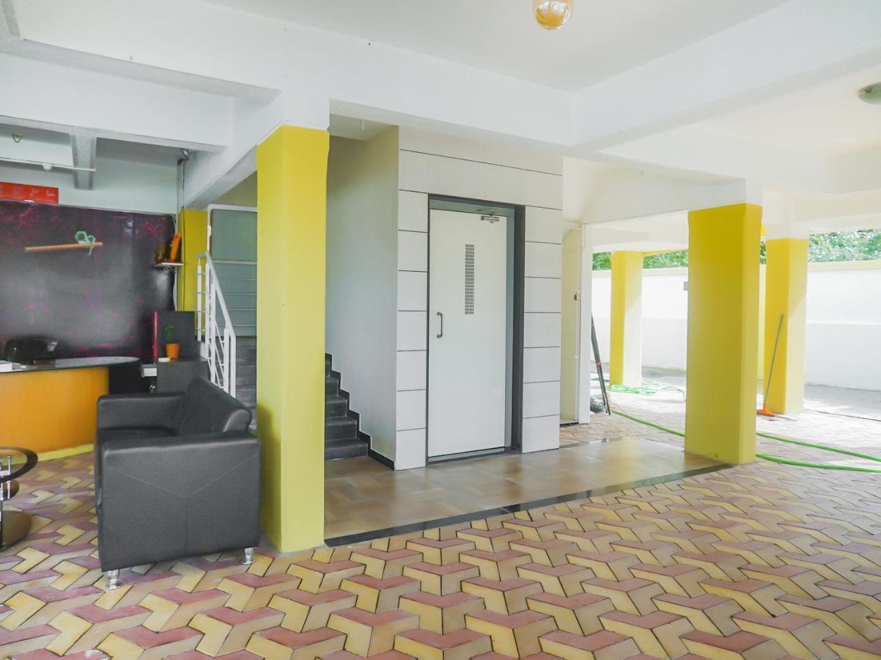Hotel Oyo 16007 Sk Executive Yerandwane Exteriér fotografie